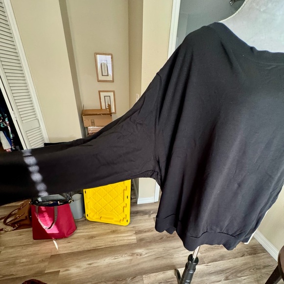 NWT off the shoulder black sweater by 78 & Sunny - Picture 4 of 7